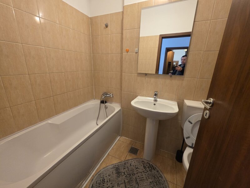 Titan, 15 minute metrou, complex Rasarit de Soare, Auchan Titan